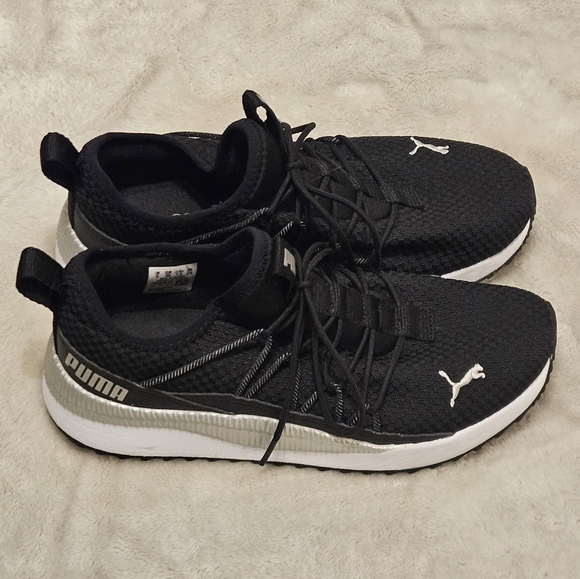 Puma Womens slip-on lace sneakers 👟 - Picture 2 of 6